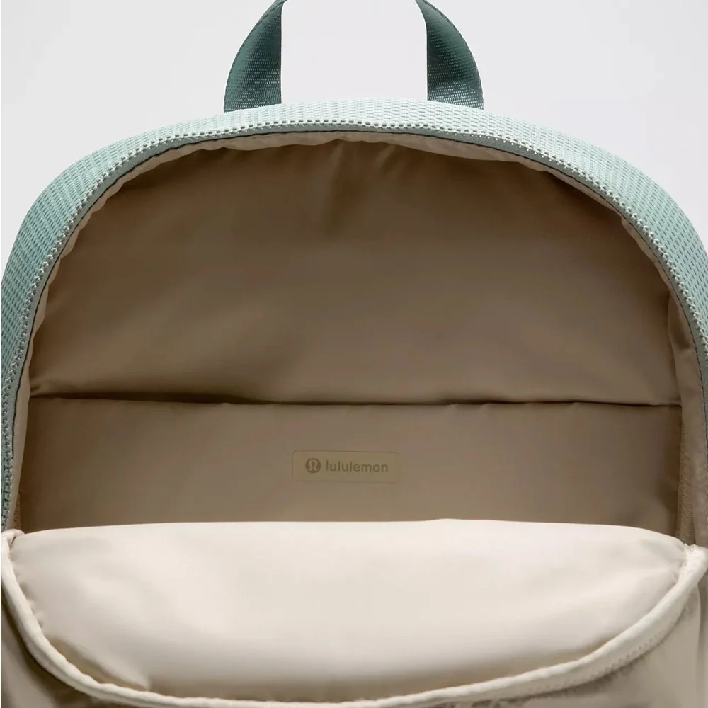 Lululemon Everywhere Backpack 22L Knit Mesh- Crater Blue